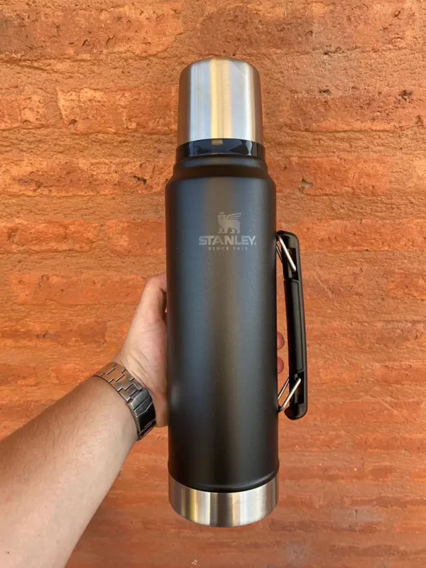 Termo Mate Stanley Classic 1L Con Asa y Tapón Cebador - Image 4